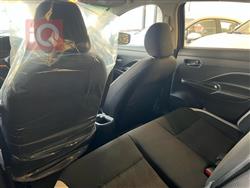 نيسان فيرسا